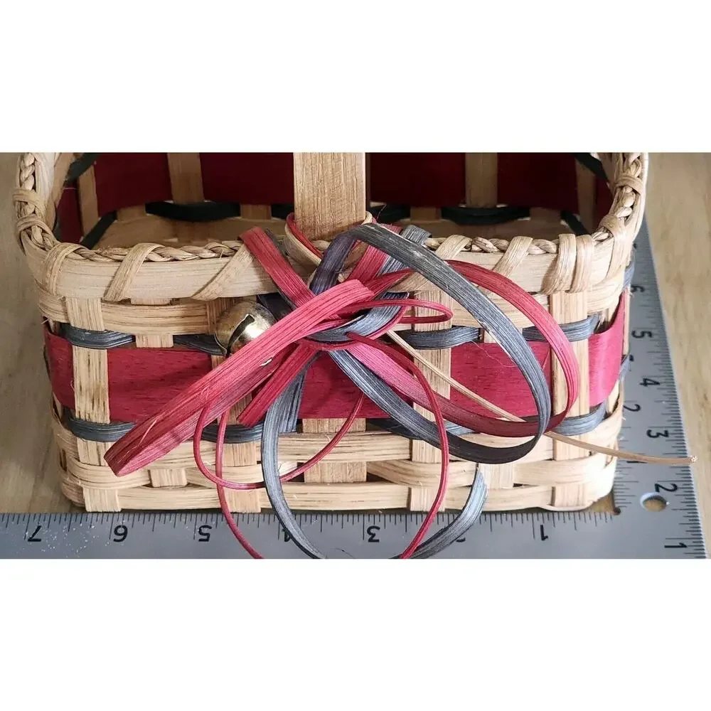 Vintage 2002 Small Woven Basket With Bow & Bell 7x4